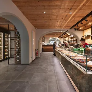 Fiori Dolomites Experience סאן ויטו די קדורה